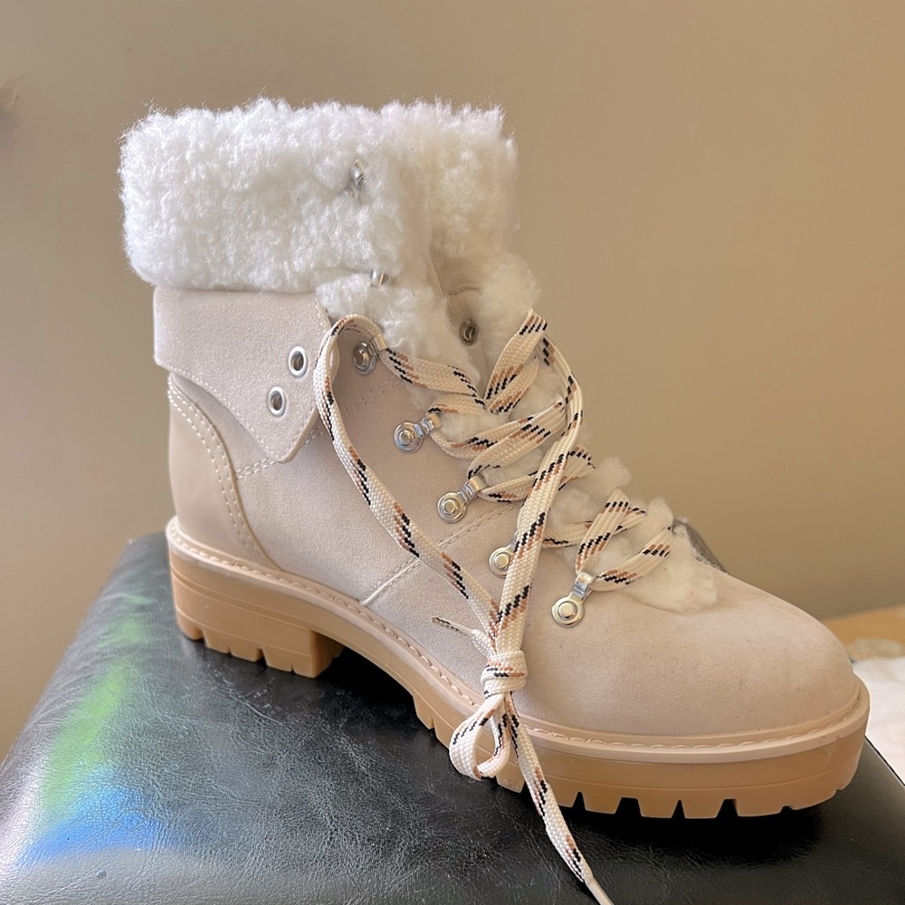 Whitest Grey Winter Boot